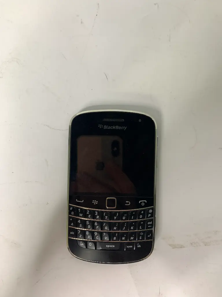 BlackBerry Bold 9900 | 8GB | Unlocked